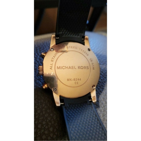 Michael Kors| Unisex Rose Gold watch - Picture 3 of 4